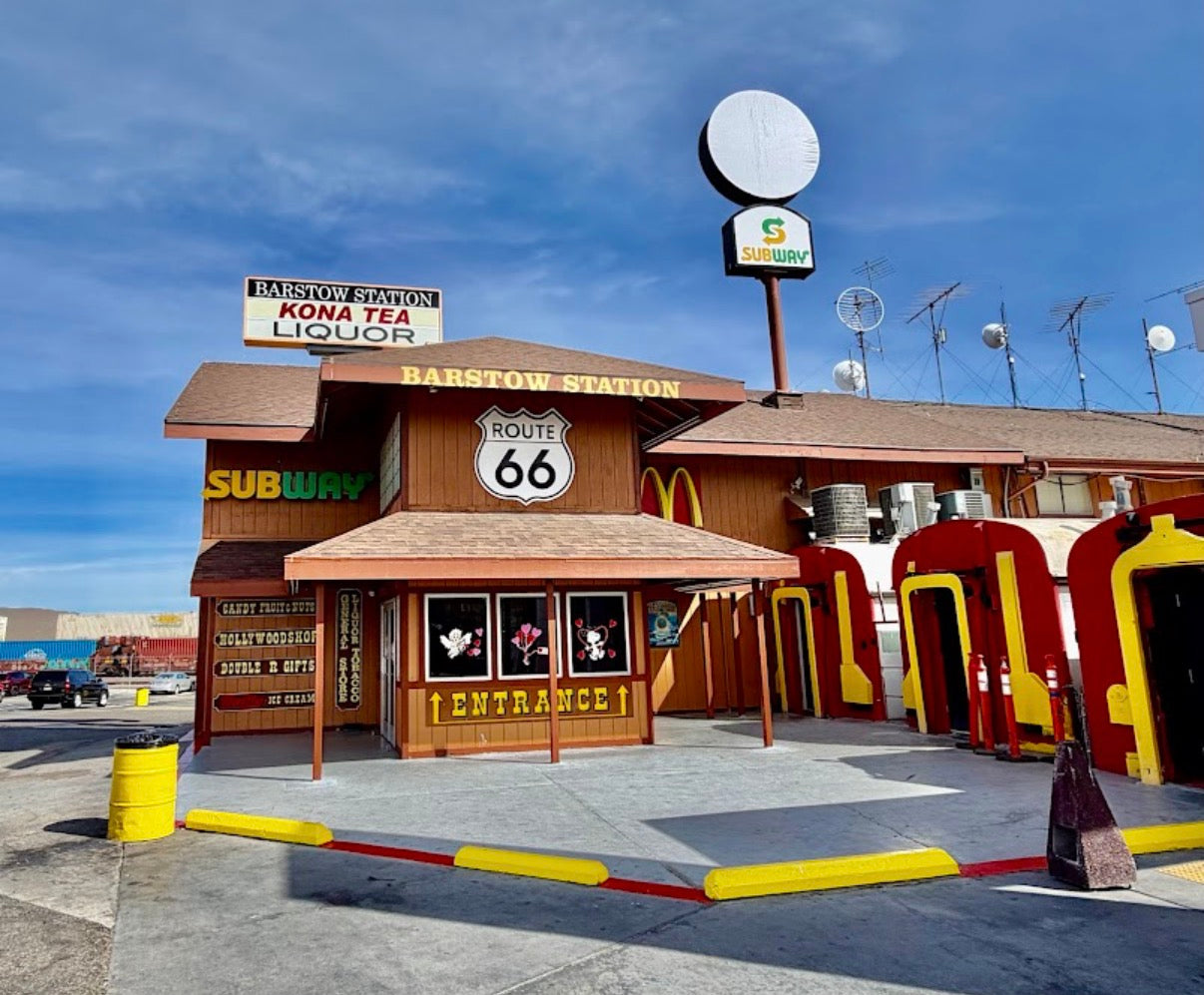 Barstow Stations Kona Liquor Store Go to the store for cold drinks  (760) 777-3333